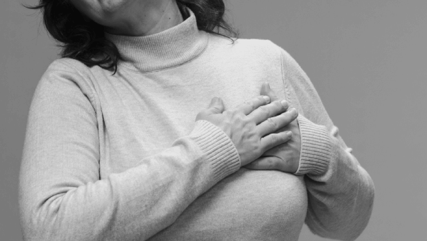 تفاوت درد سینه در پریودی و بارداری