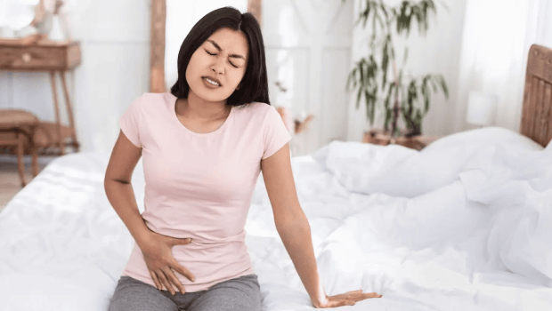 علت درد زیر شکم و عقب افتادن پریود در زنان